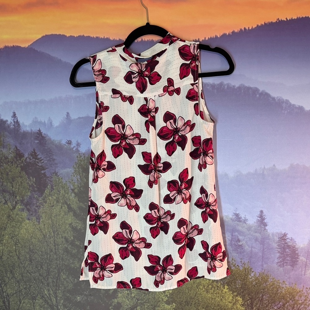 Halogen Floral Sleeveless Blouse - White and Red - Picture 2 of 4